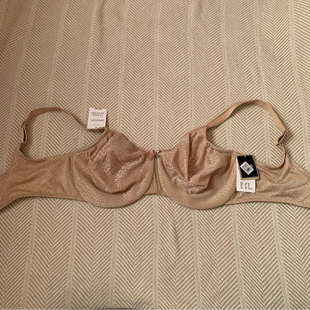 Chantelle Manifique minimizer bra-38DDDD - Picture 2 of 5